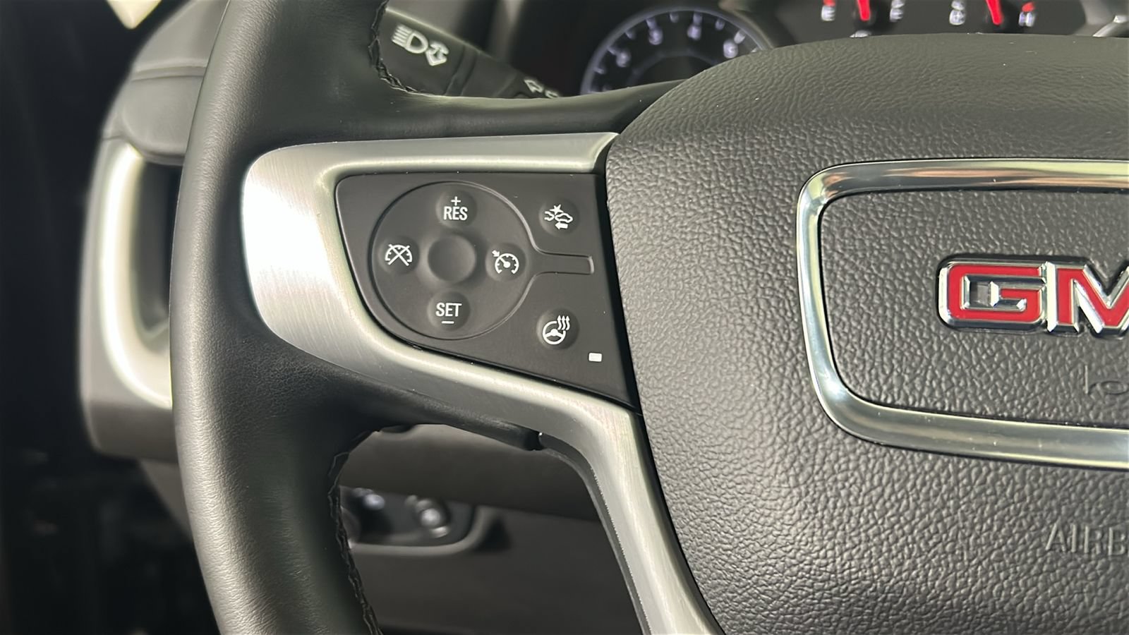 Used 2024 GMC Terrain SLT w/ Elevation Edition FWD image 19