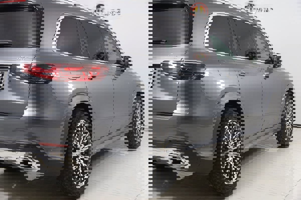 Used 2025 Mercedes-Benz GLS 450 4MATIC image 60