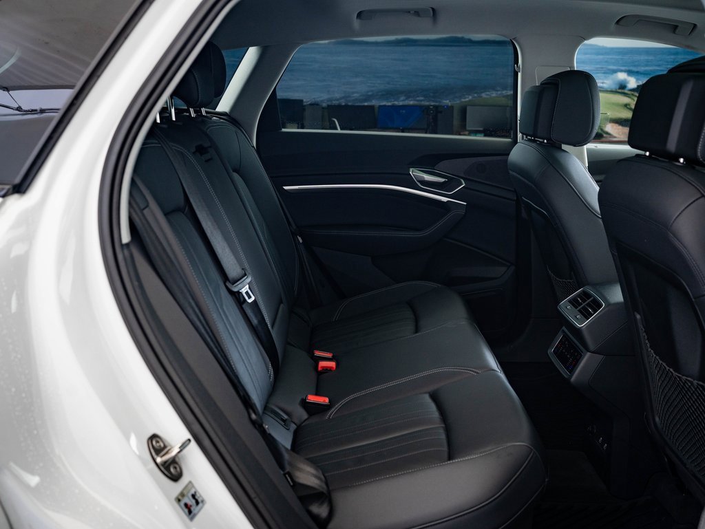 Used 2022 Audi e-tron Premium w/ Convenience Plus Package image 36