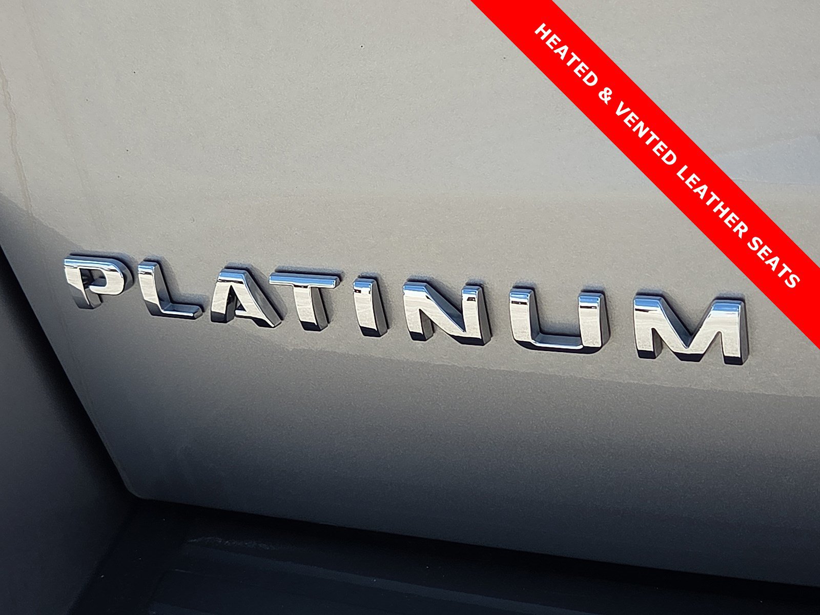 Used 2024 Ford Expedition Platinum AWD/4WD image 8