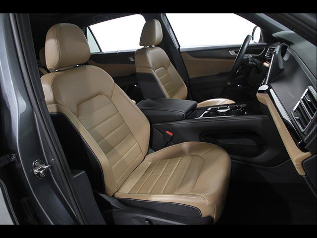 Used 2024 Volkswagen Atlas Cross Sport SEL R-Line AWD/4WD image 17