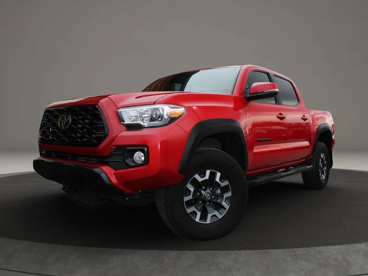 Used 2022 Toyota Tacoma TRD Off-Road image 2