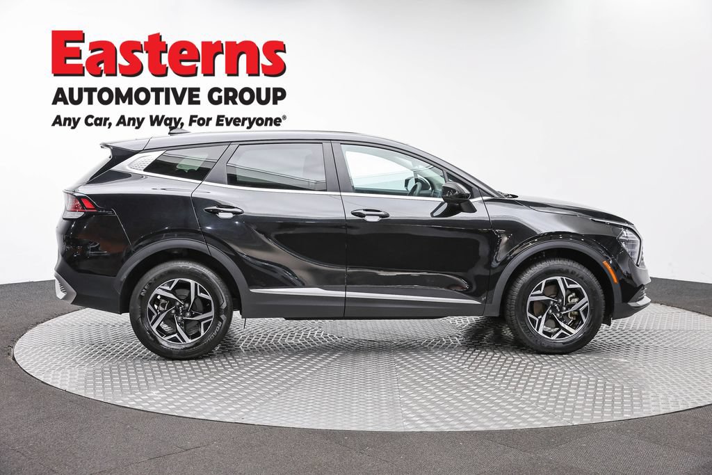 Used 2024 Kia Sportage LX AWD/4WD image 4