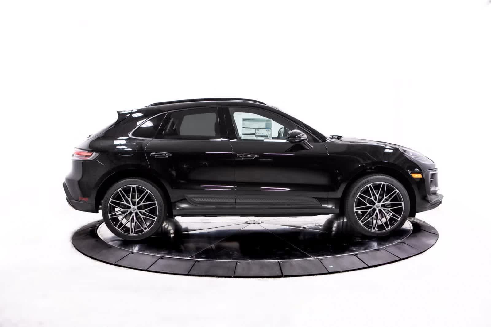 Used 2026 Porsche Macan AWD/4WD image 8