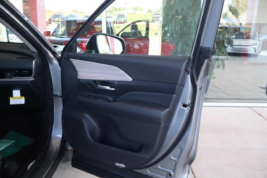 New 2026 Toyota Grand Highlander AWD Hybrid image 36