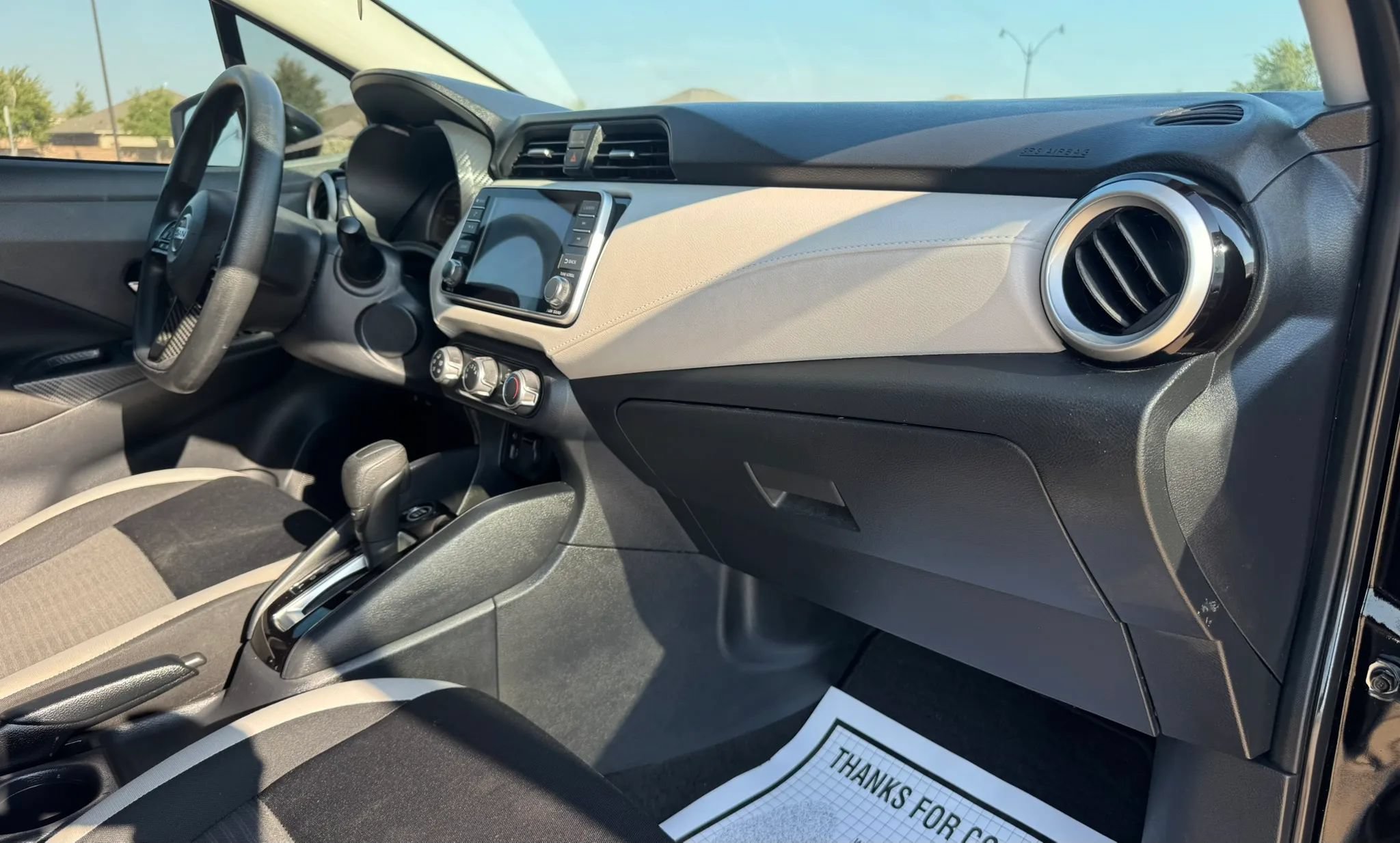 Used 2022 Nissan Versa SV FWD image 28