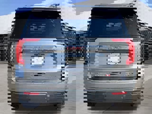 Used 2021 GMC Yukon XL AT4 w/ AT4 Premium Package image 6