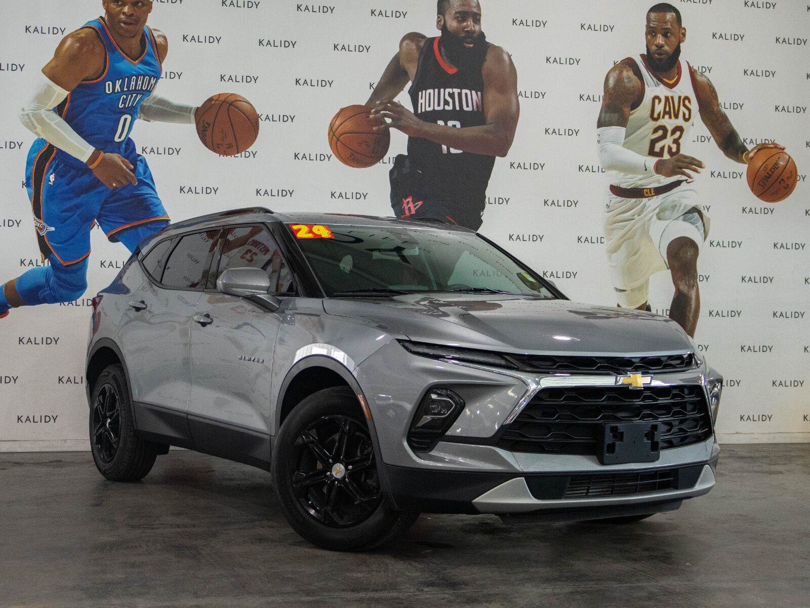 Used 2024 Chevrolet Blazer LT w/ Convenience Package FWD image 2