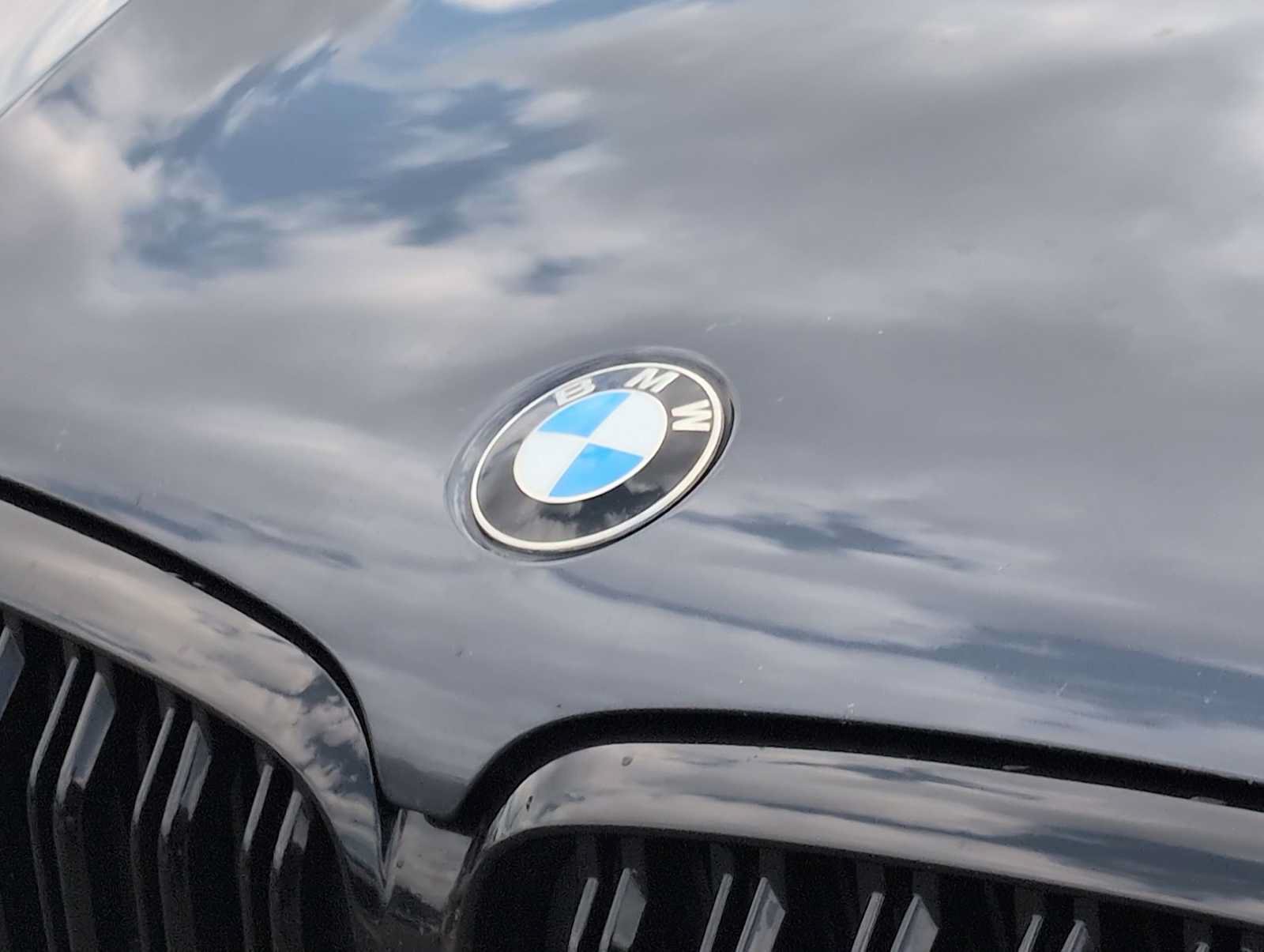 Used 2019 BMW X5 xDrive50i w/ M Sport Package AWD/4WD image 12