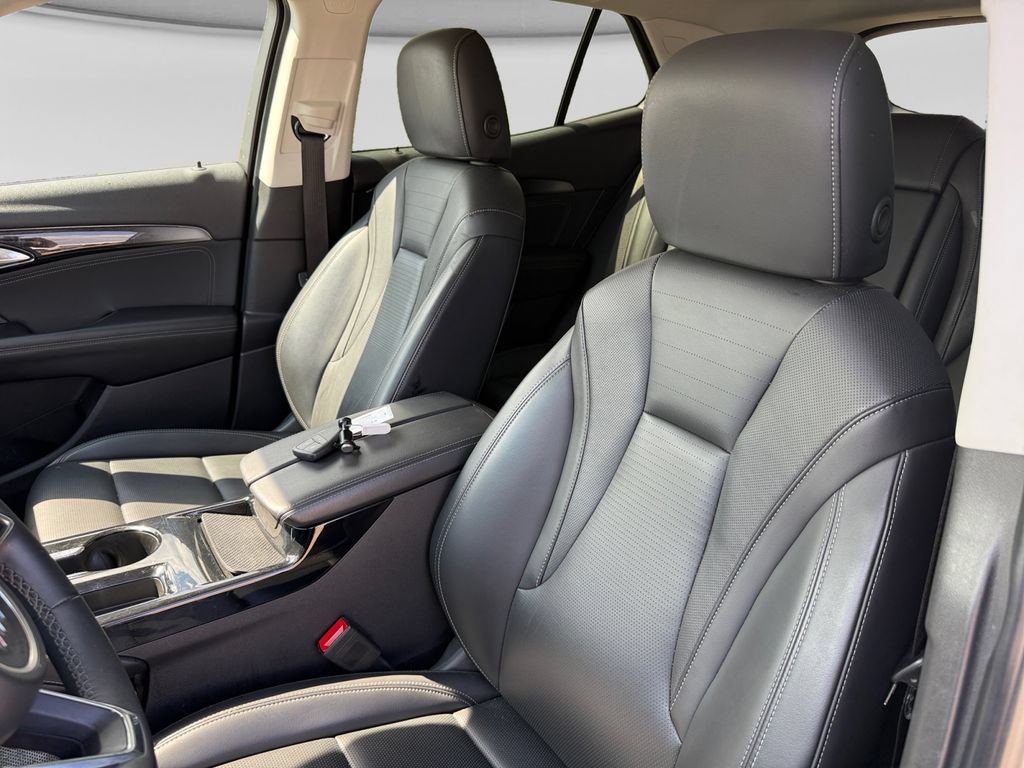 Used 2024 Buick Envision Preferred AWD/4WD image 23