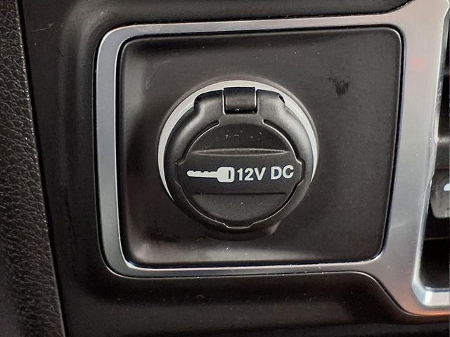 Used 2025 Jeep Wrangler Unlimited Sahara AWD/4WD image 24