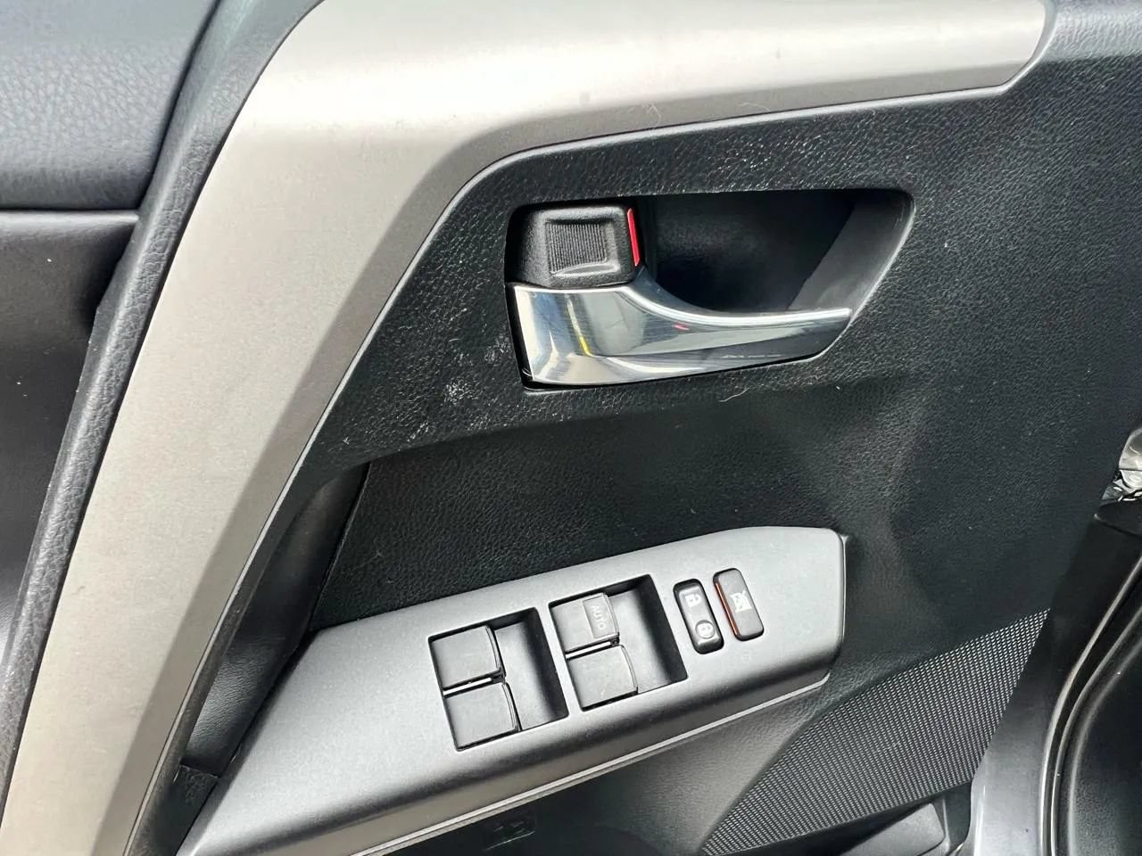 Used 2016 Toyota RAV4 XLE FWD image 27