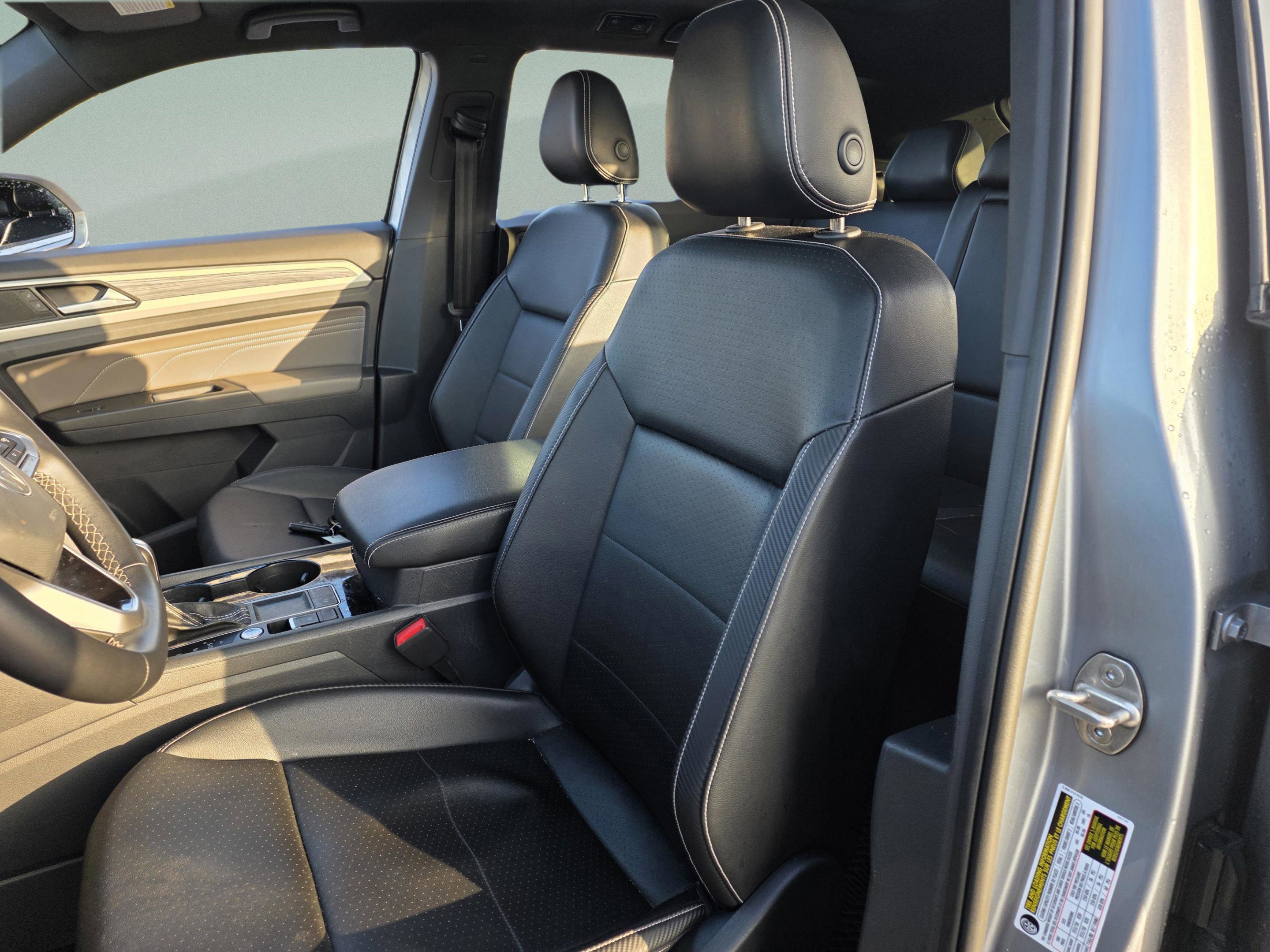 Used 2022 Volkswagen Atlas Cross Sport SE image 12