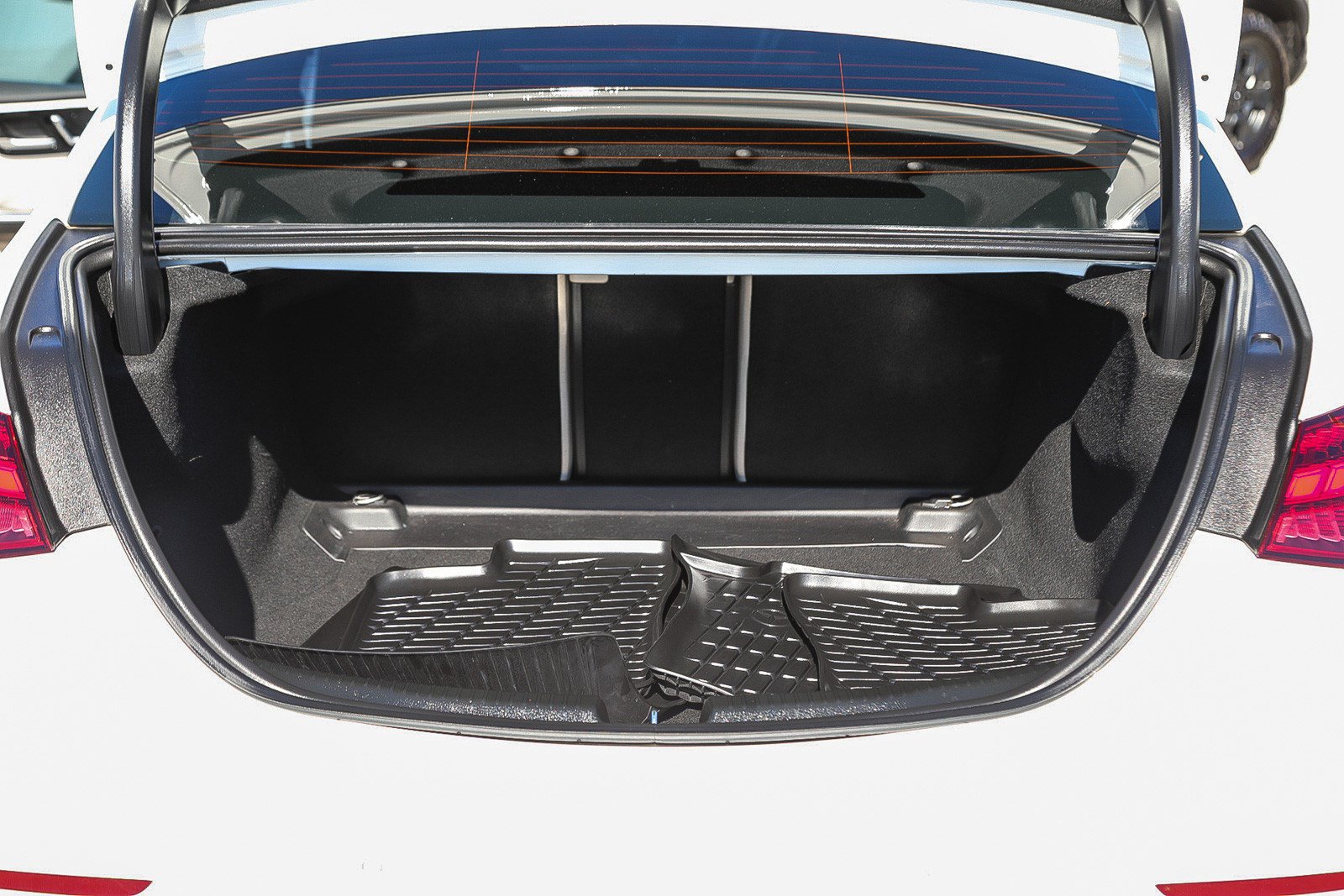 Used 2023 Mercedes-Benz C 300 Sedan image 25