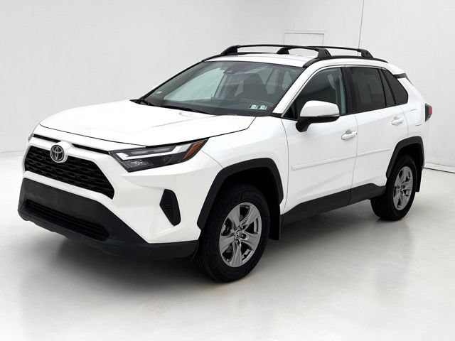 Used 2023 Toyota RAV4 XLE AWD/4WD image 7