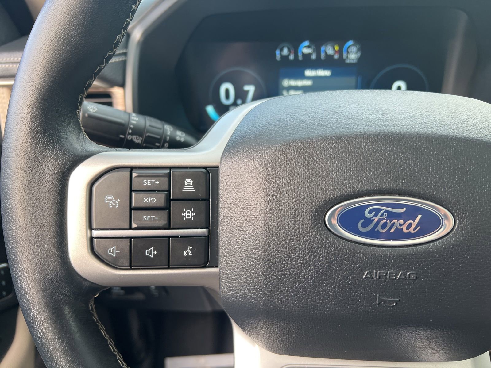 Used 2023 Ford Expedition Limited image 25