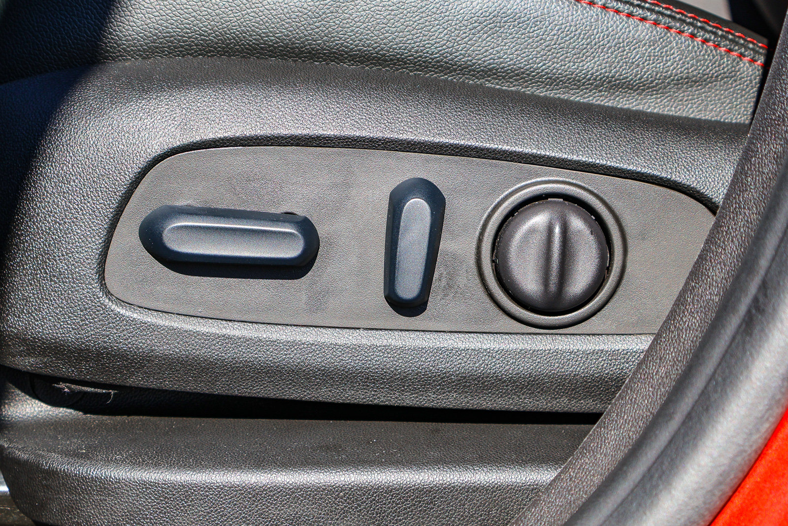 Used 2024 Chevrolet Equinox RS w/ RS Leather Package FWD image 12