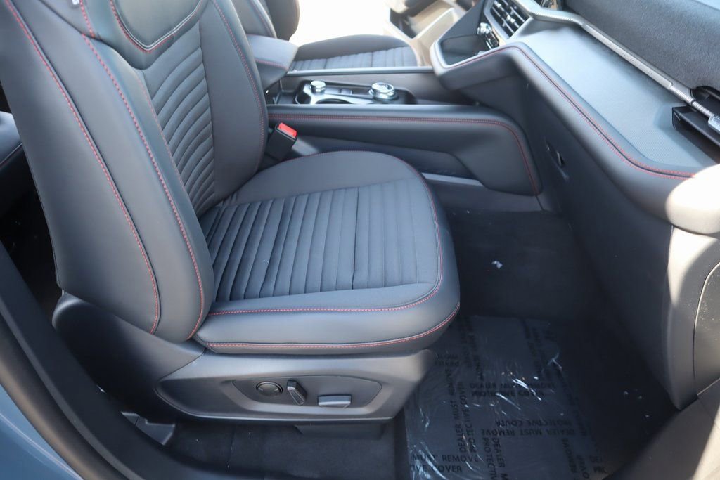 New 2026 Ford Explorer ST-Line w/ ST-Line Street Pack image 15