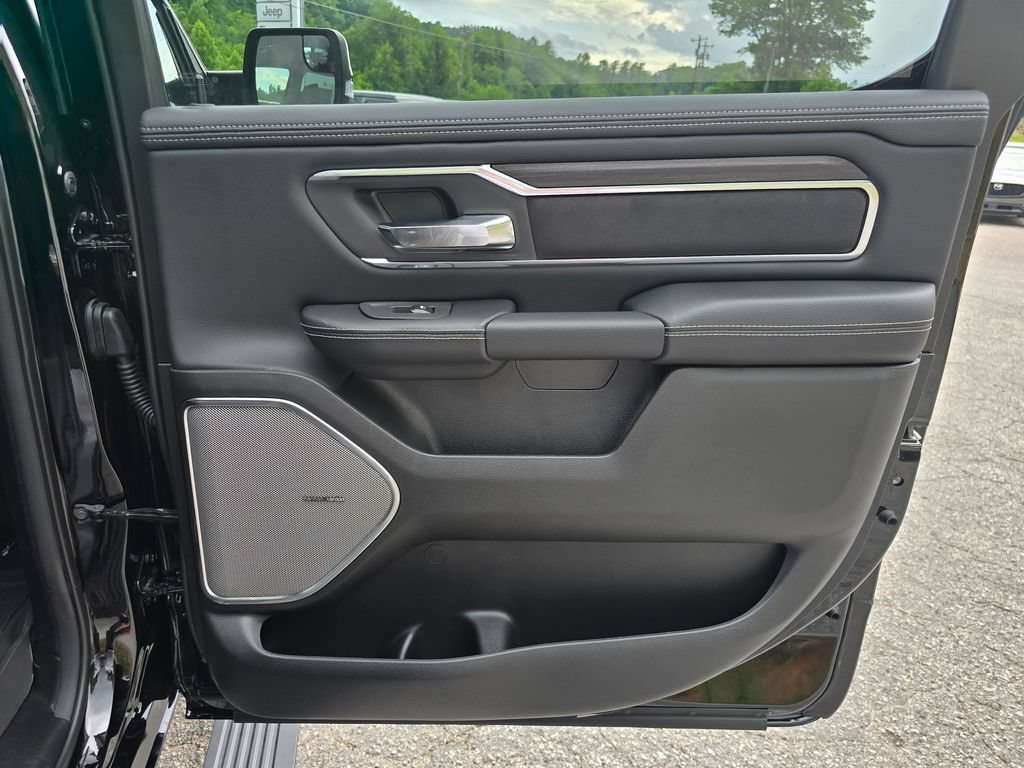 New 2026 RAM 1500 Laramie AWD/4WD image 37