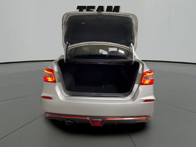 Used 2019 Nissan Sentra NISMO FWD image 6
