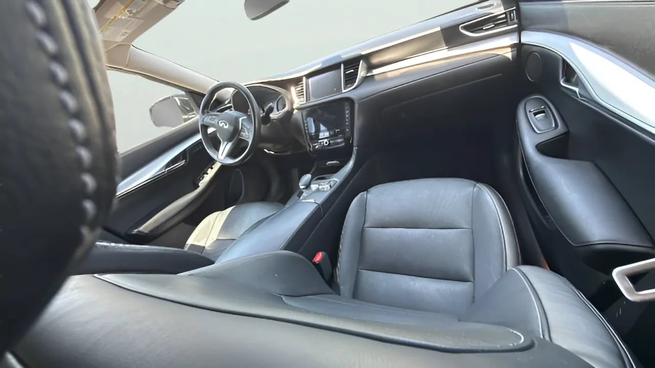 Used 2019 INFINITI QX50 Essential w/ Premium Heat Package AWD/4WD image 6