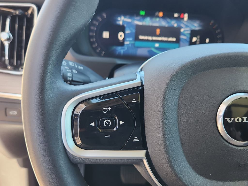 New 2025 Volvo XC90 B6 Core w/ Protection Package Premier image 16