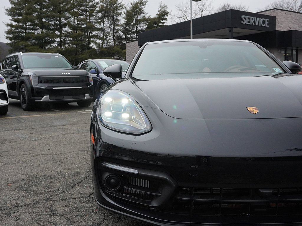 Used 2023 Porsche Panamera 4 Platinum Edition image 16