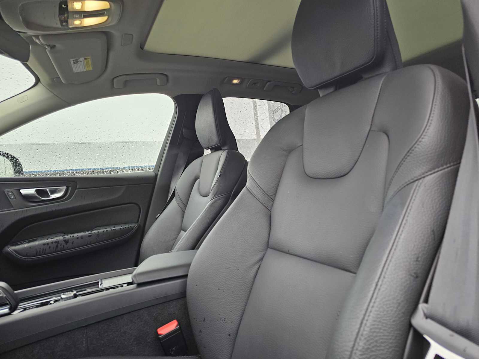 Certified 2025 Volvo XC60 B5 Plus image 22