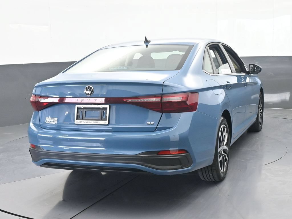 Used 2025 Volkswagen Jetta SE FWD image 5
