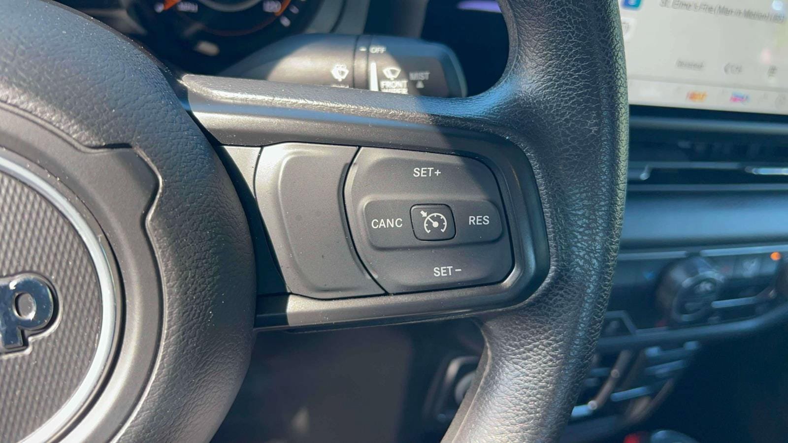Used 2025 Jeep Gladiator Sport AWD/4WD image 18