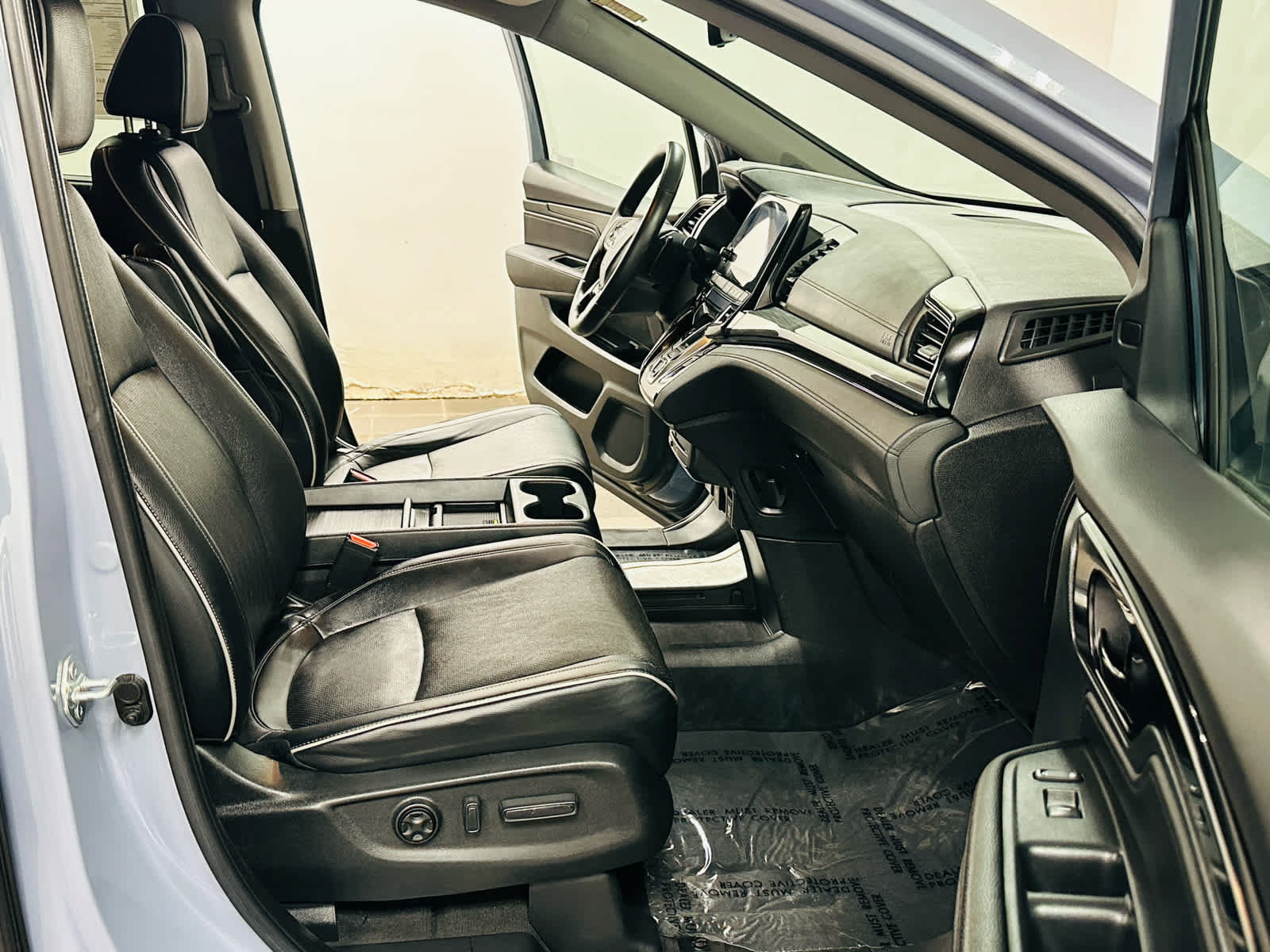 Used 2023 Honda Odyssey Elite image 7