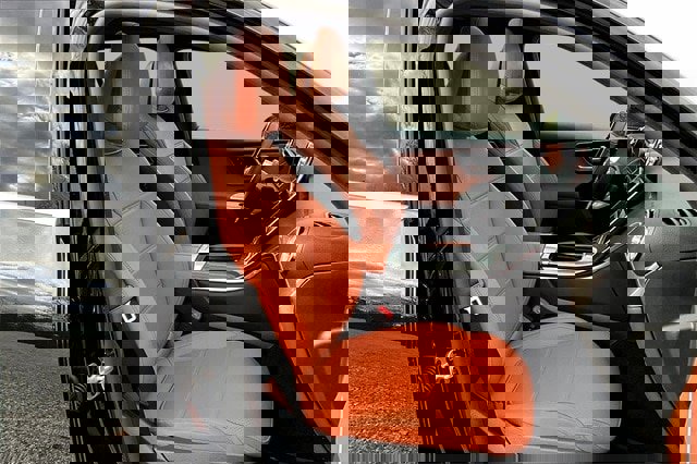 Certified 2025 Mercedes-Benz GLC 300 4MATIC image 32