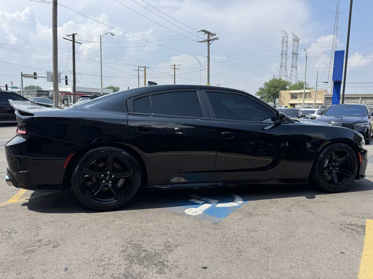 Used 2018 Dodge Charger SRT Hellcat w/ Harman/Kardon Audio Group RWD image 5