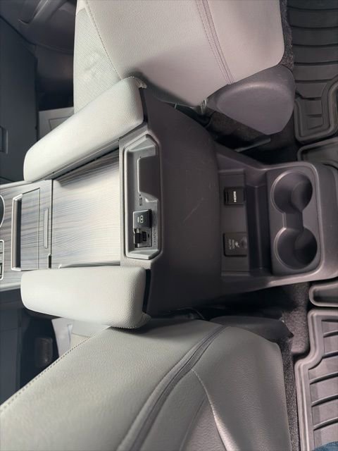 Used 2021 Toyota Sienna Limited w/ Outdoor Package (TMS) image 12