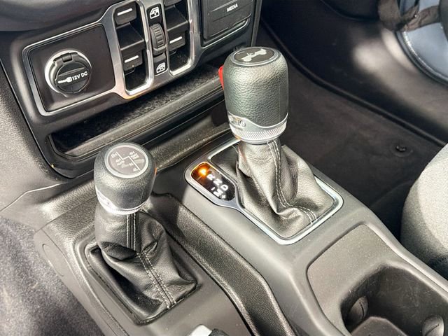 Used 2025 Jeep Wrangler Unlimited Sahara w/ Safety Group image 28