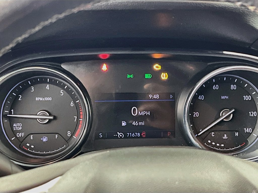 Used 2021 Buick Encore GX Essence w/ Experience Buick Package FWD image 19