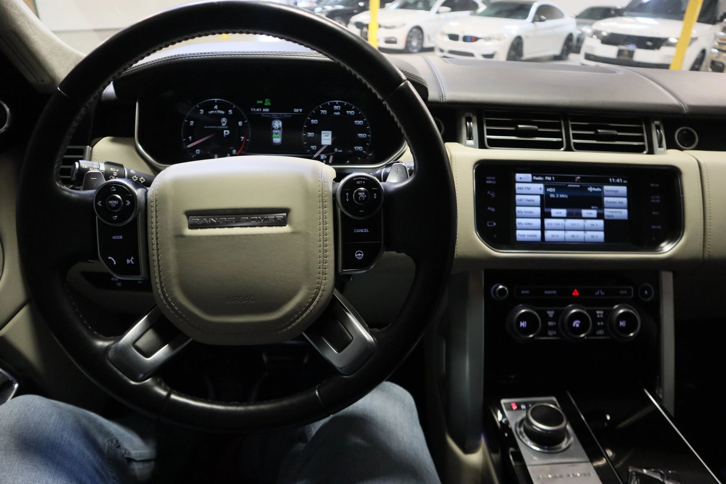 Used 2015 Land Rover Range Rover Autobiography image 13