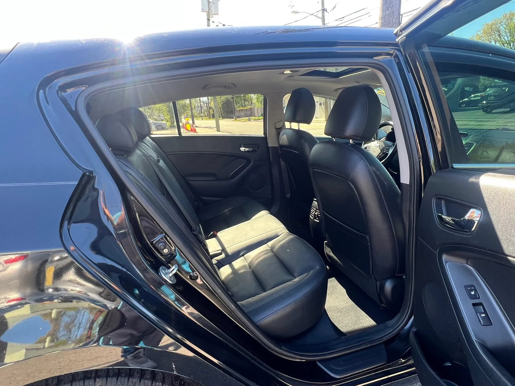 Used 2015 Kia Forte EX w/ EX Premium Package FWD image 29