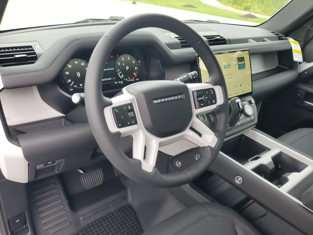 New 2026 Land Rover Defender 130 X-Dynamic SE AWD/4WD image 13