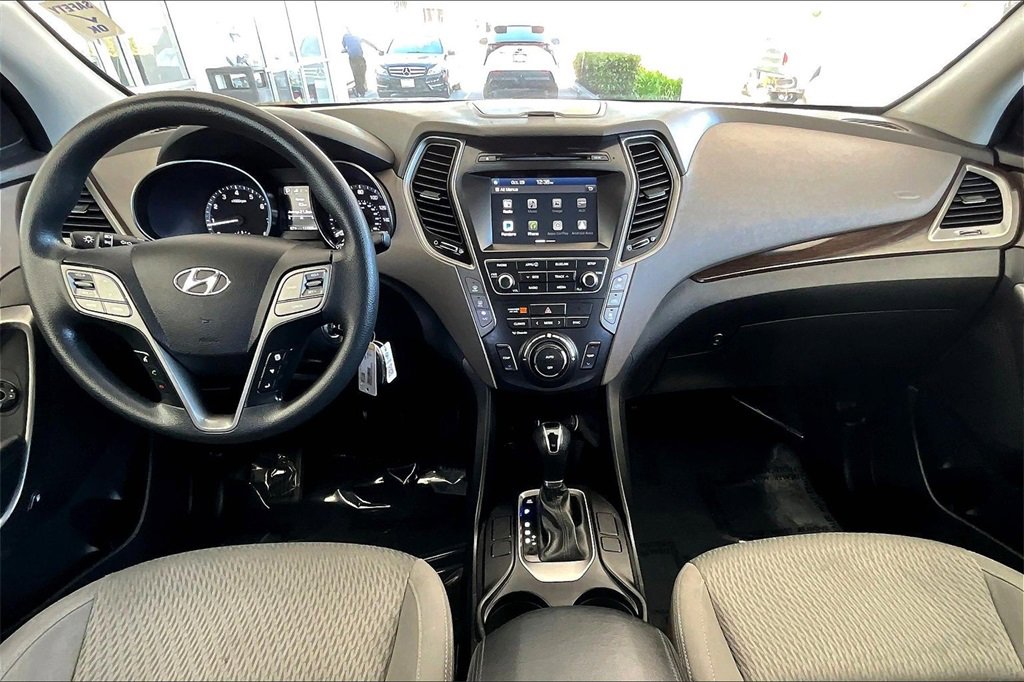 Used 2018 Hyundai Santa Fe SE w/ Cargo Package image 7