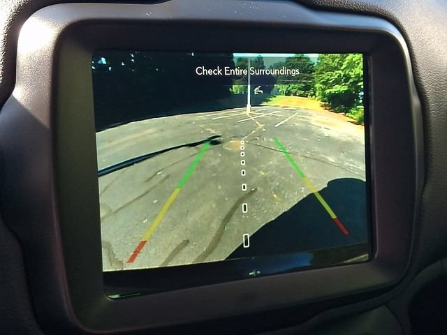 Used 2023 Jeep Renegade Latitude AWD/4WD image 18