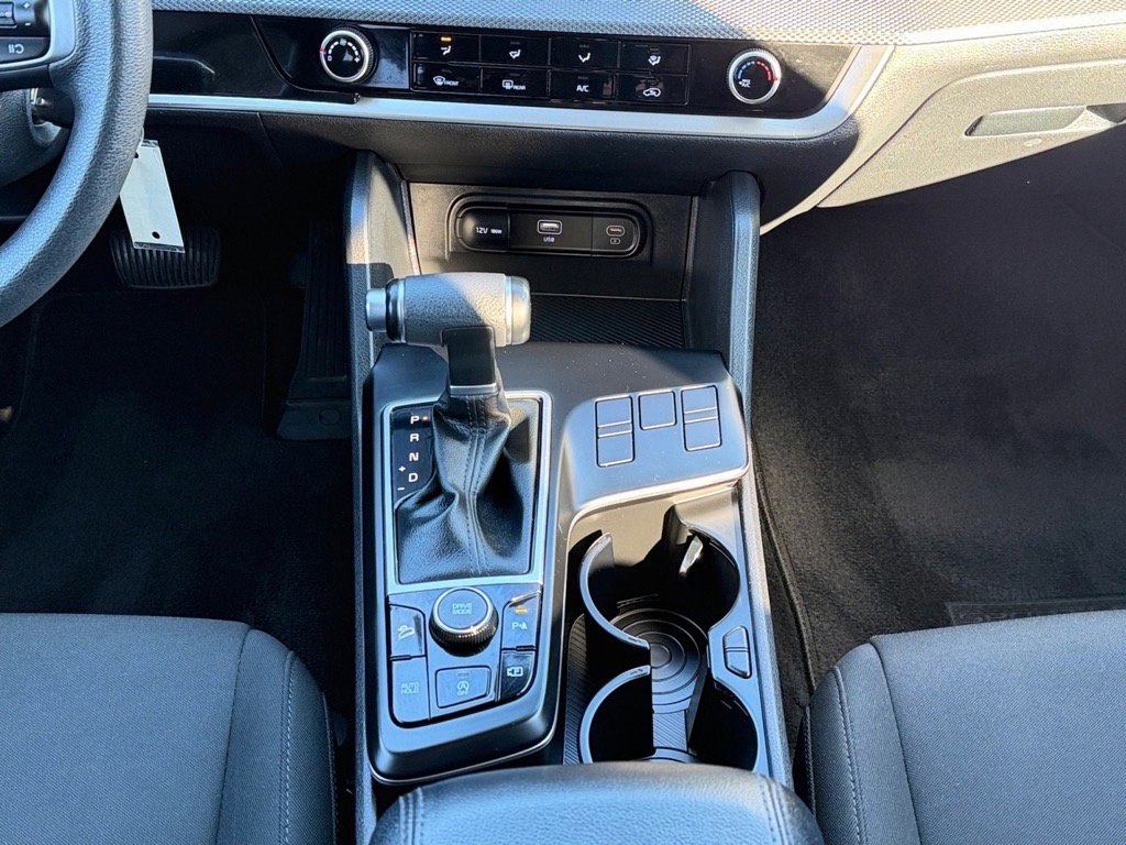 Used 2024 Kia Sportage LX image 15