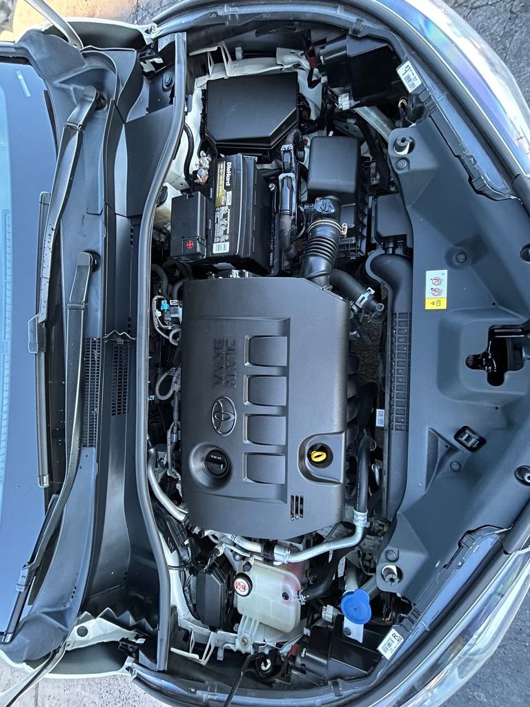 Used 2019 Toyota C-HR LE image 11