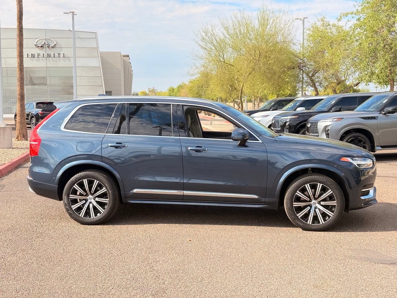 Used 2022 Volvo XC90 T6 Inscription w/ Advanced Package AWD/4WD image 7