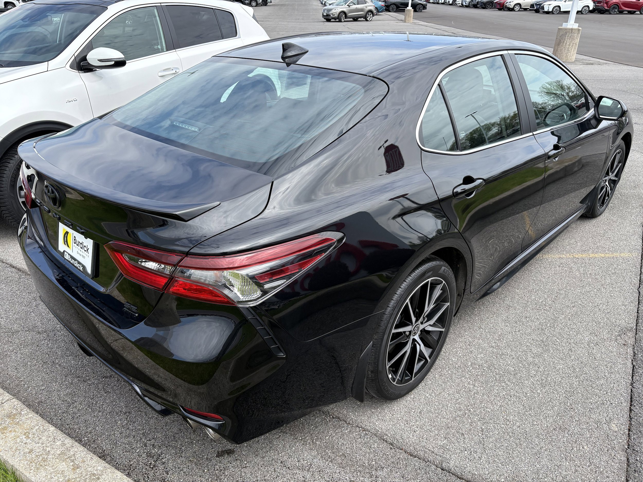 Used 2024 Toyota Camry SE AWD/4WD image 5