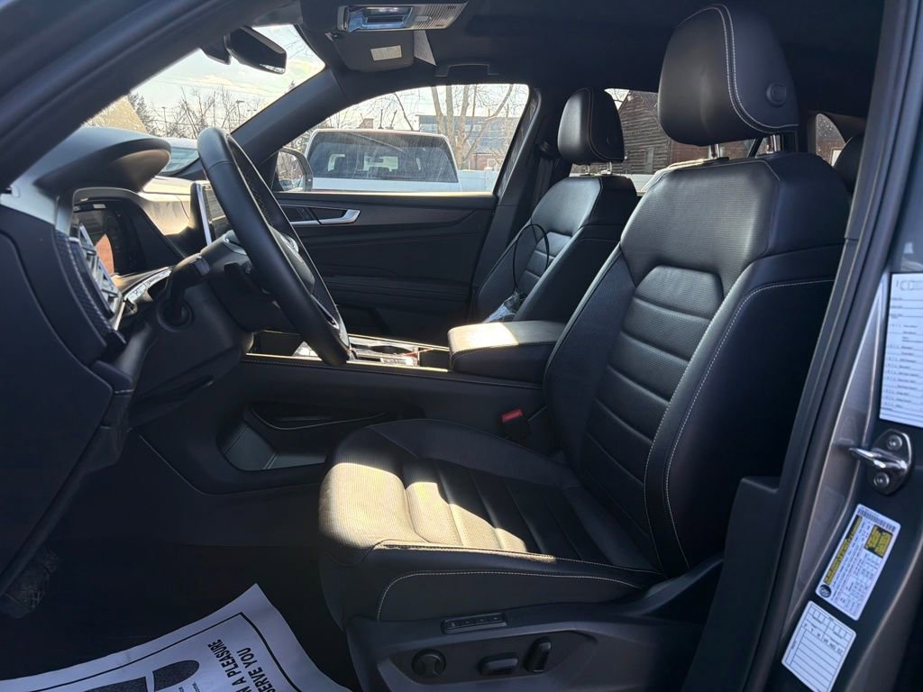 Used 2025 Volkswagen Atlas Cross Sport SEL image 27