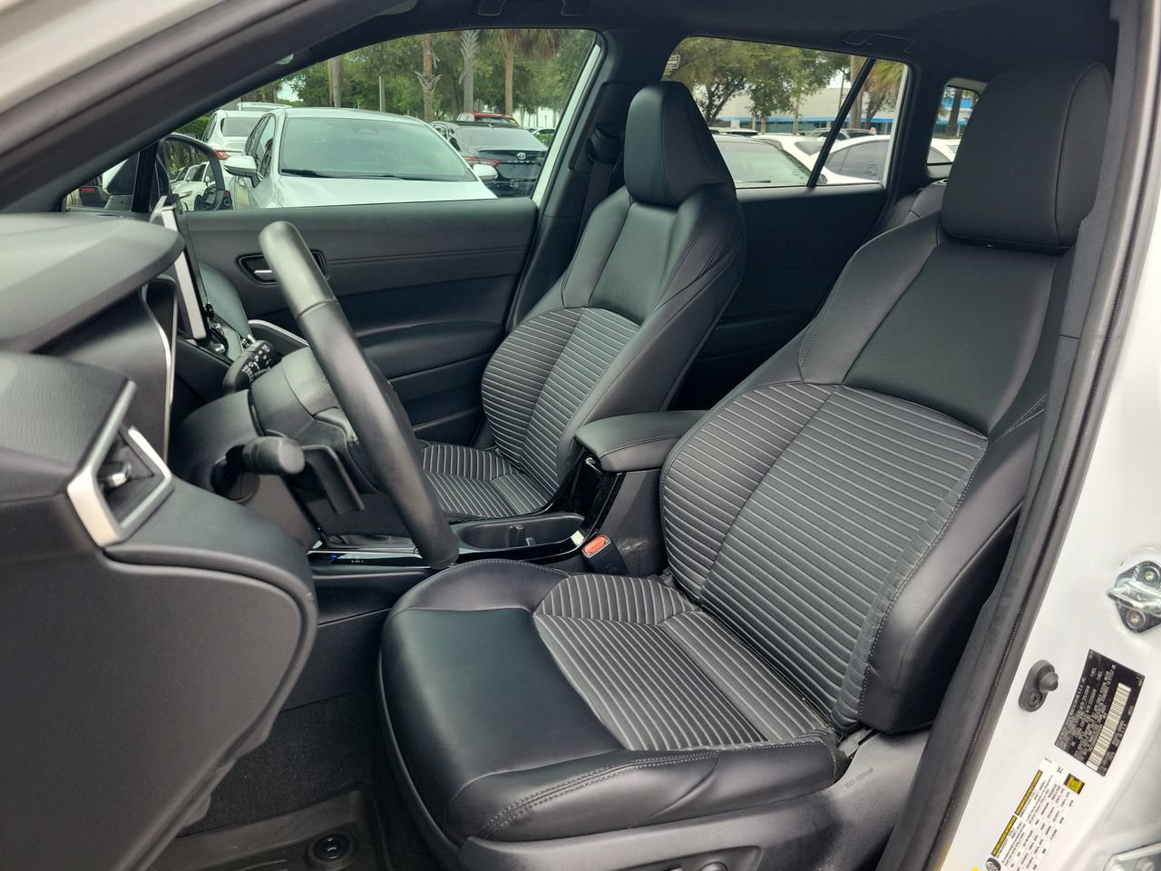 Used 2024 Toyota Corolla Cross AWD Hybrid w/ Convenience Package image 17