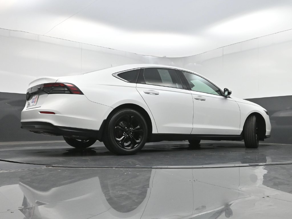 Used 2024 Honda Accord EX image 27