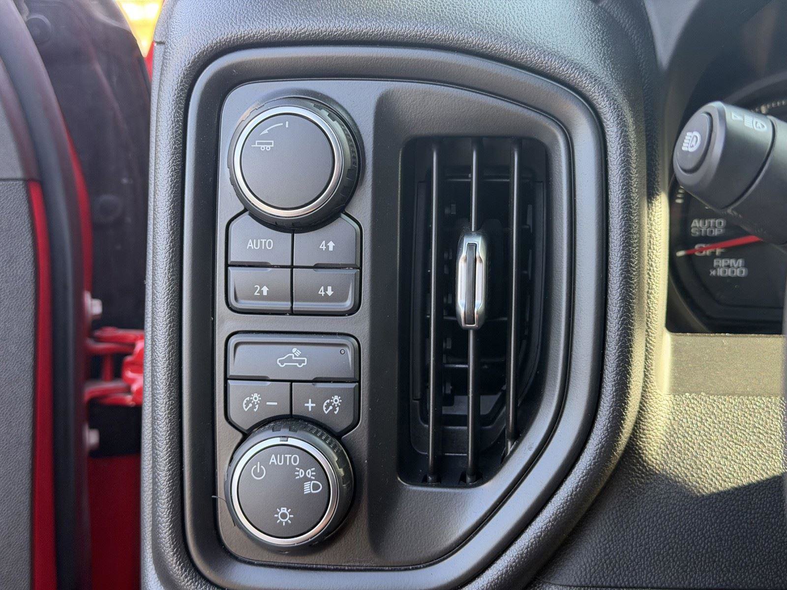 Used 2024 Chevrolet Silverado 1500 Custom Trail Boss w/ LPO, Dark Essentials Package image 15