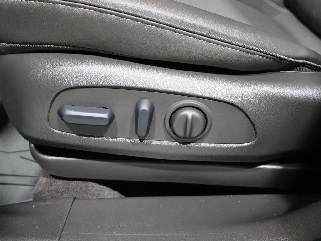 Used 2023 Buick Encore GX Preferred w/ Cold Weather Comfort Package AWD/4WD image 12